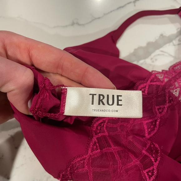 True Body Bras - Bundle of 2 !- NWOT & EUC (Size Large) - Picture 8 of 9